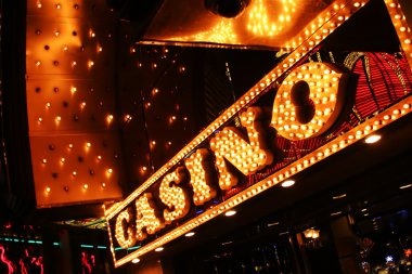 Live football and sports betting interface